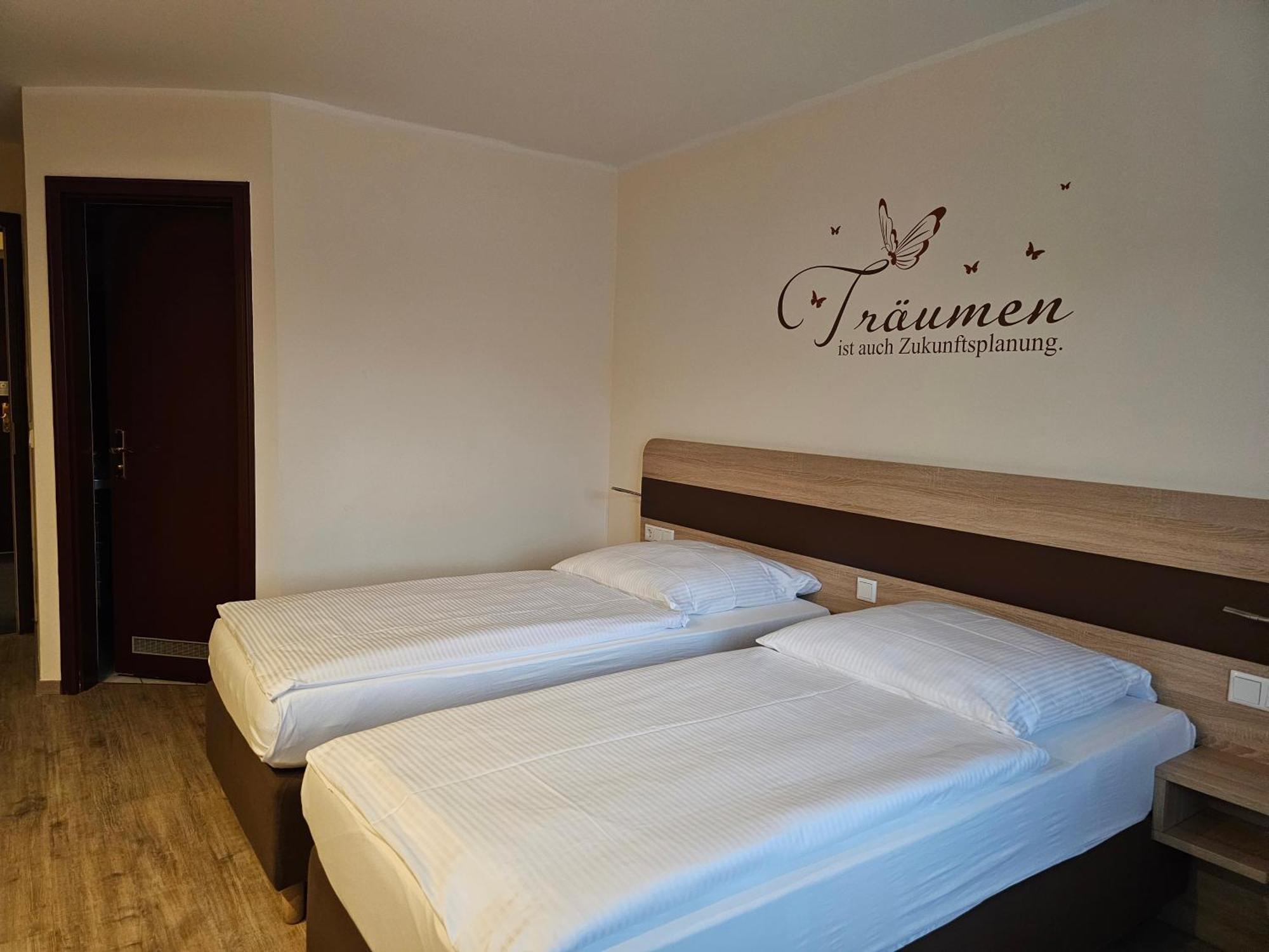 KomfortHotel Grossbeeren - Stadt-Gut-Hotel Buitenkant foto