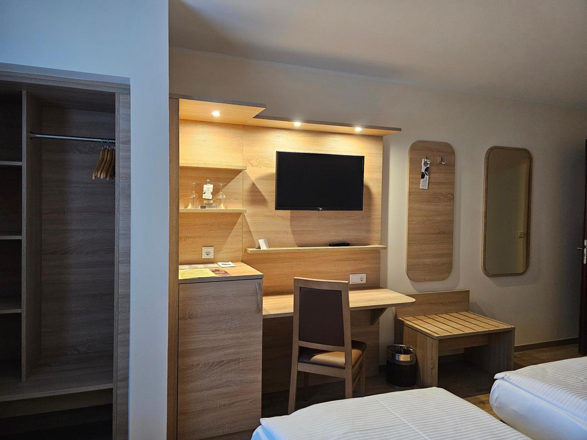 KomfortHotel Grossbeeren - Stadt-Gut-Hotel Buitenkant foto