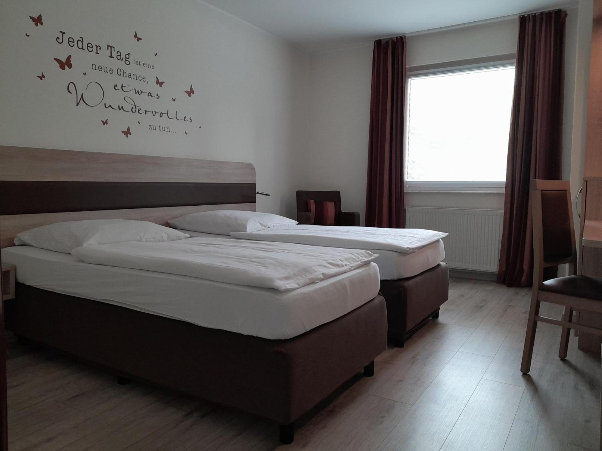 KomfortHotel Grossbeeren - Stadt-Gut-Hotel Buitenkant foto