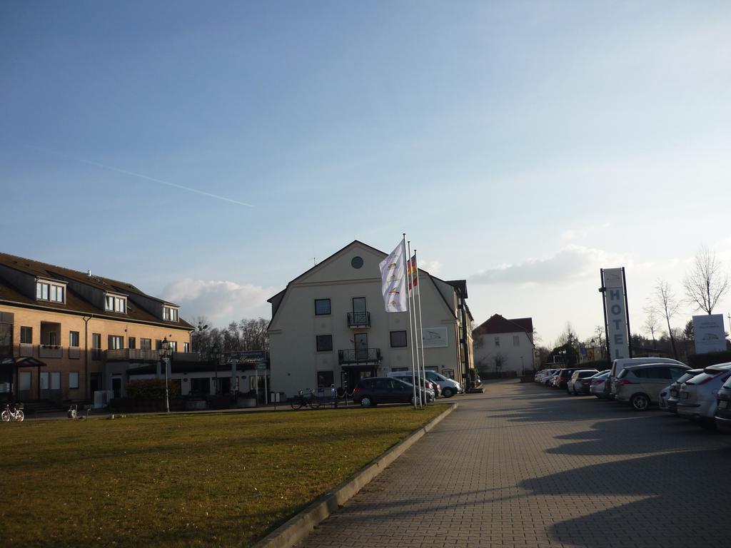 KomfortHotel Grossbeeren - Stadt-Gut-Hotel Buitenkant foto